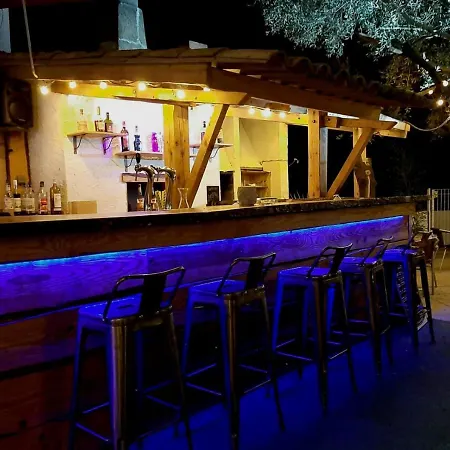 Les Du Relais D'aguilar Campeggio Tuchan