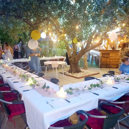 Les Du Relais D'aguilar Campingplads 2*